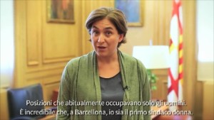 Il video inviato dalla sindaca di Barcellona, Ada Colau