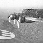 300px-Savoia-Marchetti_S.M.79_flight_in_formation