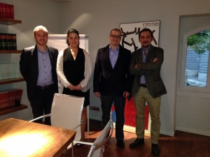 Da sinistra: Daniele Lentini e Isabel Turrillo, collaboratori della delegazione CCIS a Valencia; Adriano Carbone, delegato della CCIS a Valencia; Giovanni Aricò, segretario generale della CCIS a Madrid