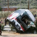 L'autobus finito fuori strada